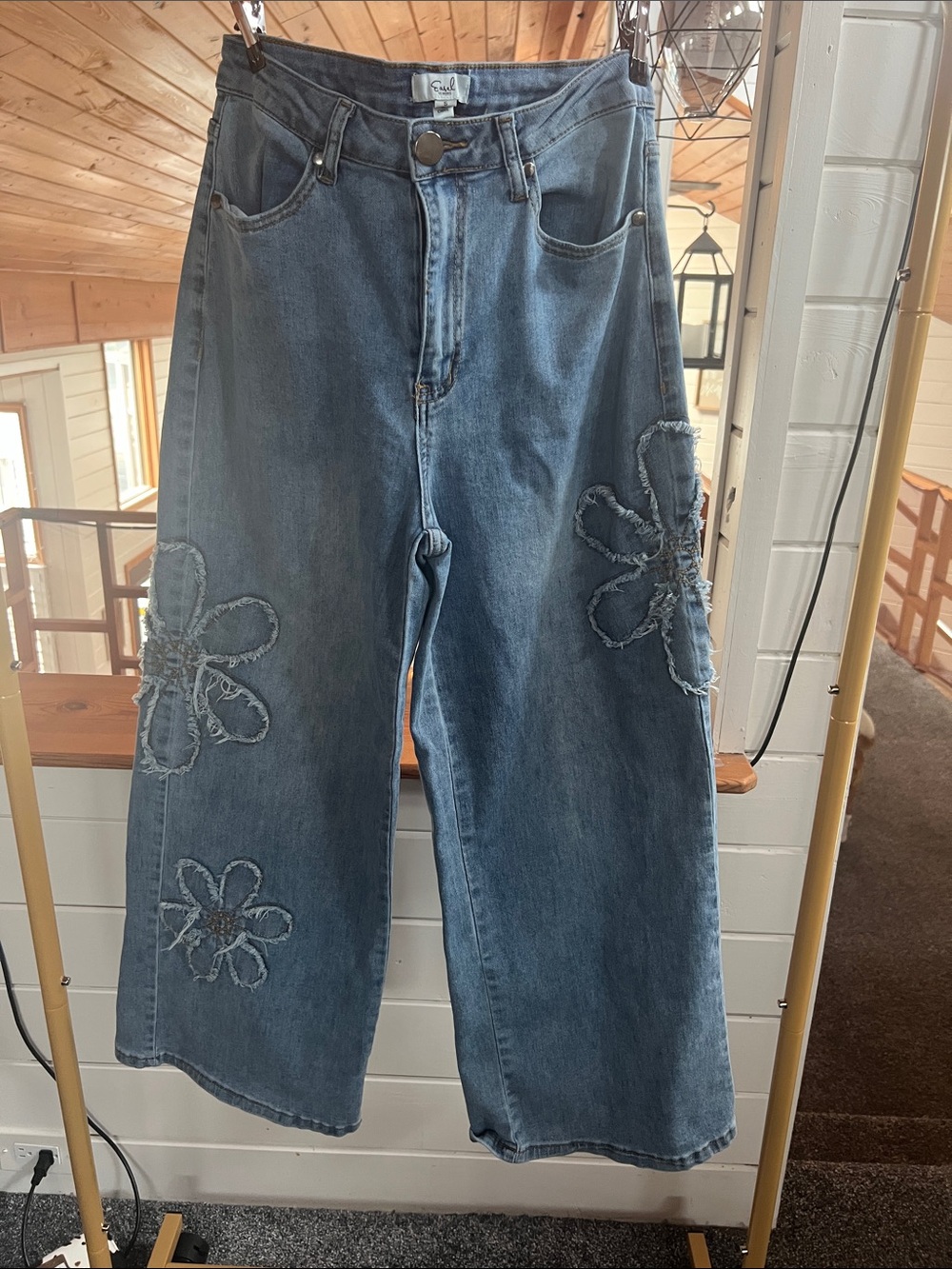 Wide-Leg Floral Appliqué Jeans in Denim Blue